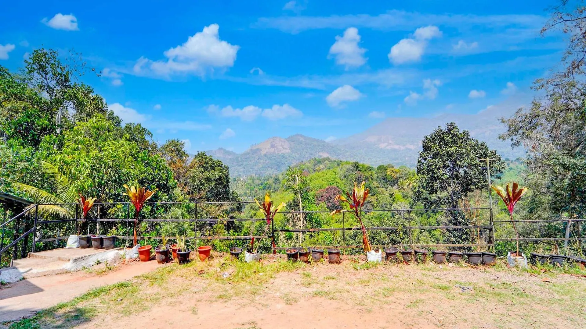 Hotel O Kunchithanny Road Munnar